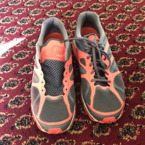 Nike AirMax tennis shoes